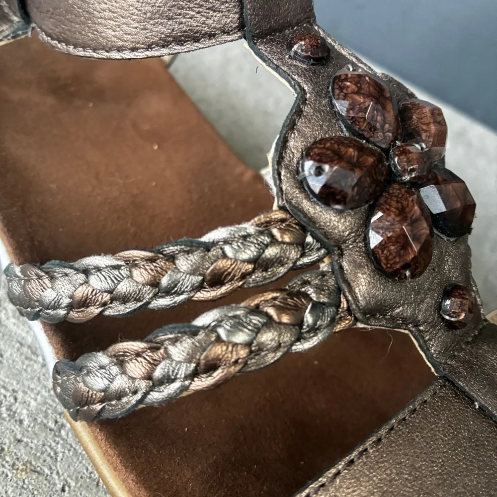 Easy Spirit Eshattie bronze metallic Rhinestone Embellished t-strap flat Sandals